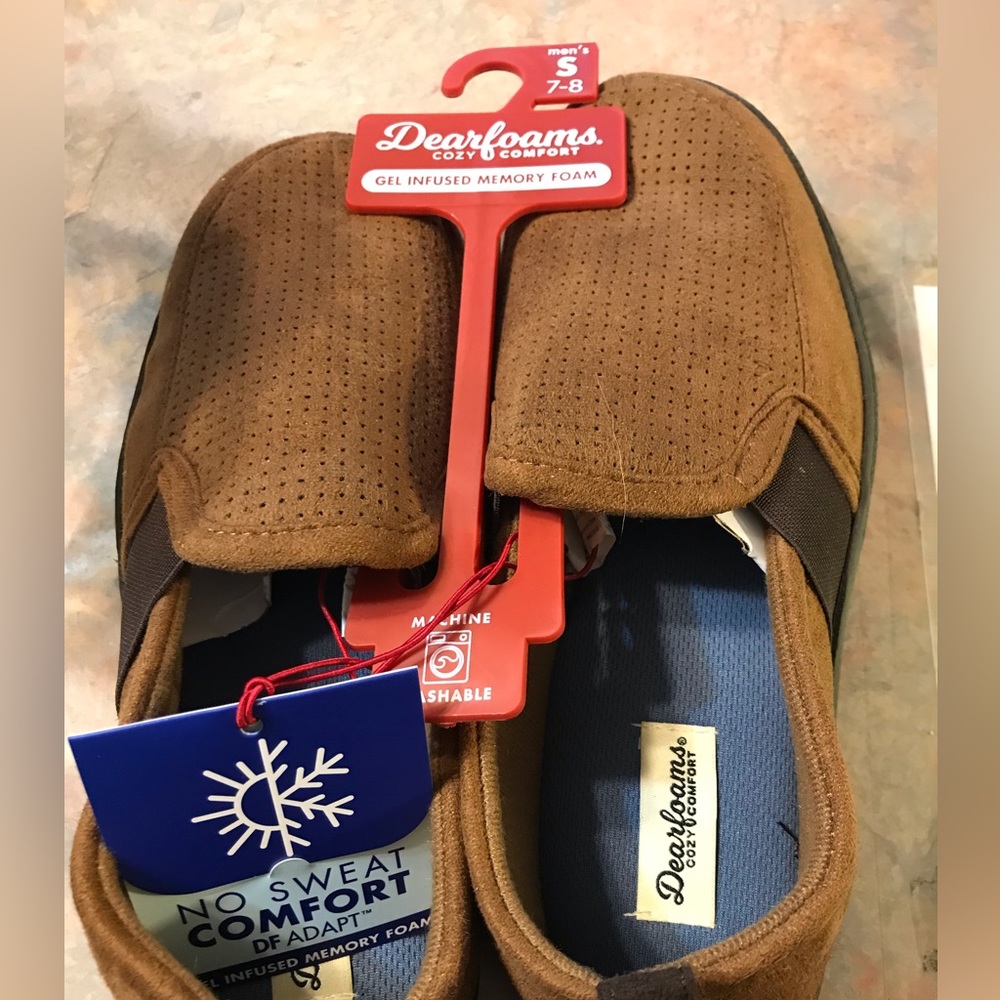 Dearfoam Slippers New with tags